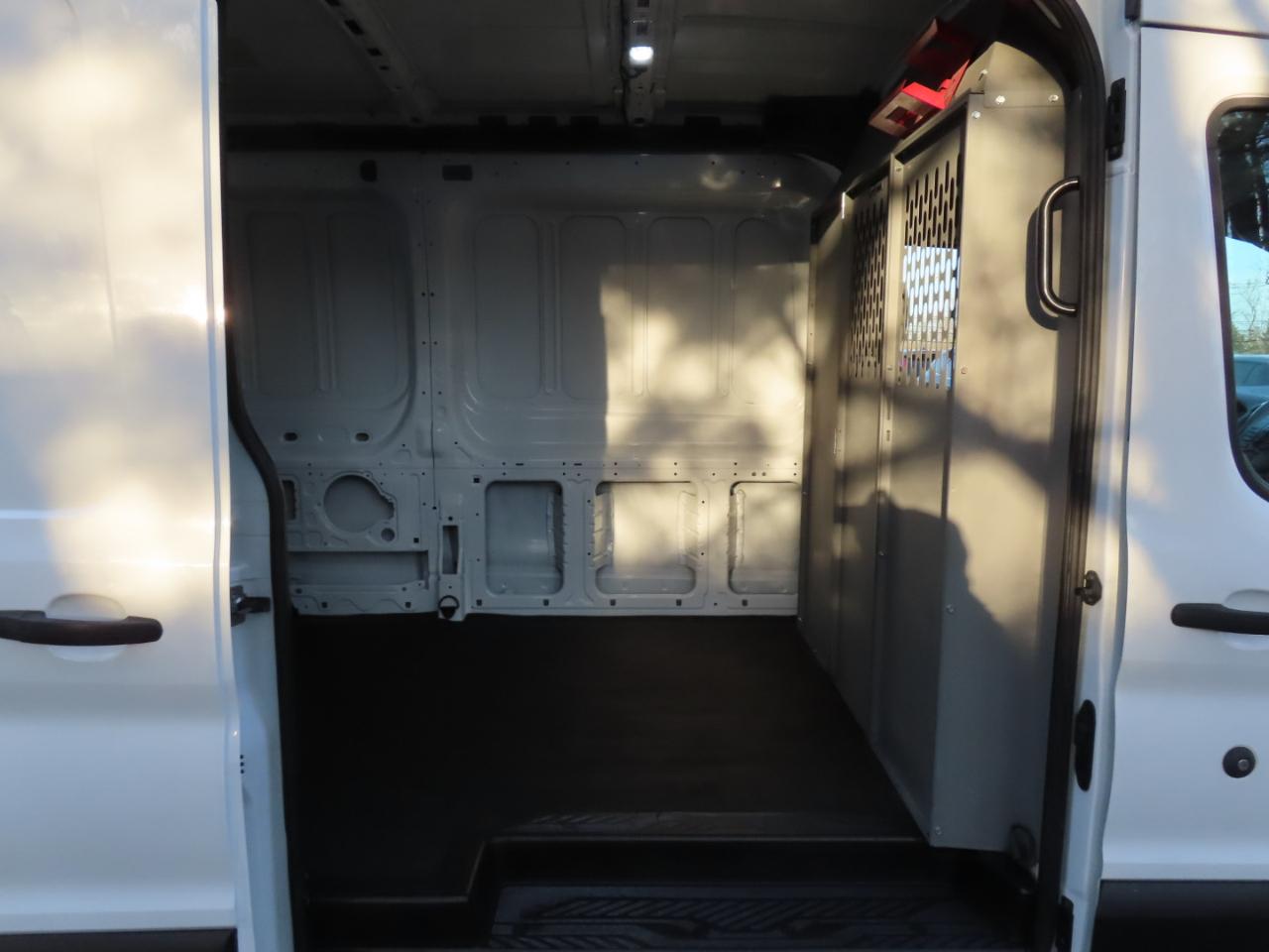 Ford Transit Van T-250 148" Med Rf 9000 GVWR Sliding RH Dr 2019