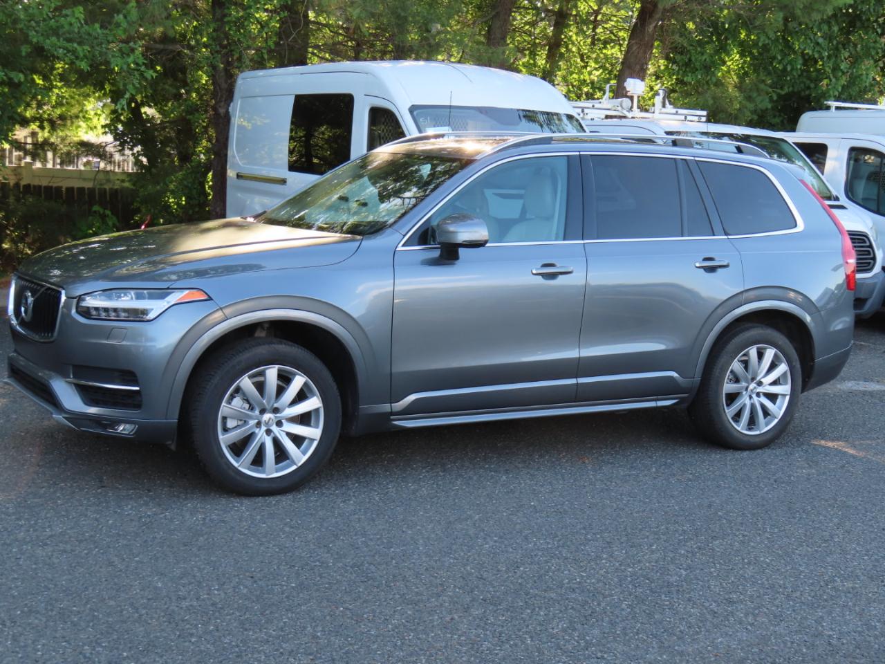 Volvo XC90 T6 AWD 7-Passenger Momentum 2017