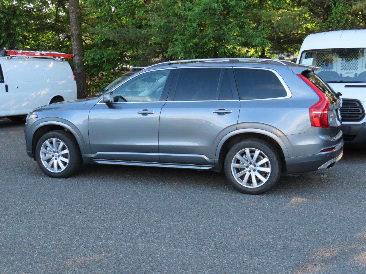 Volvo XC90 T6 AWD 7-Passenger Momentum 2017
