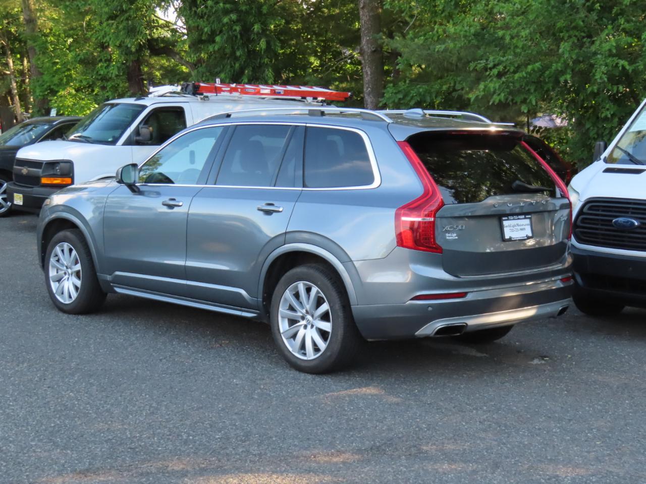 Volvo XC90 T6 AWD 7-Passenger Momentum 2017