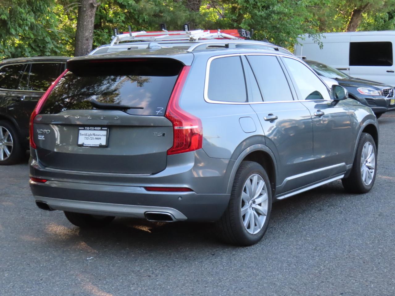 Volvo XC90 T6 AWD 7-Passenger Momentum 2017