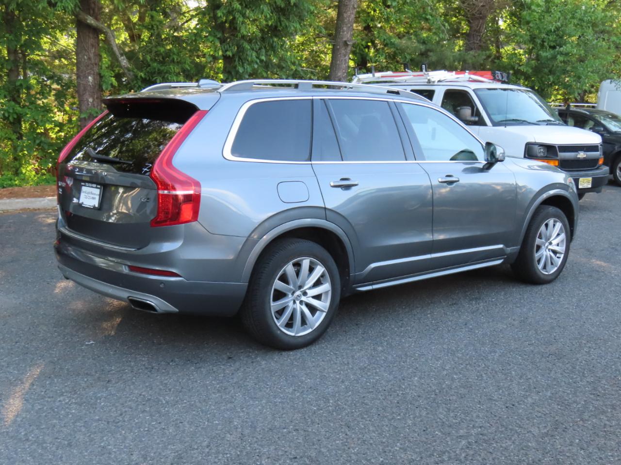 Volvo XC90 T6 AWD 7-Passenger Momentum 2017