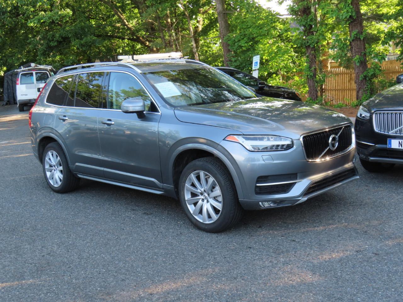 Volvo XC90 T6 AWD 7-Passenger Momentum 2017