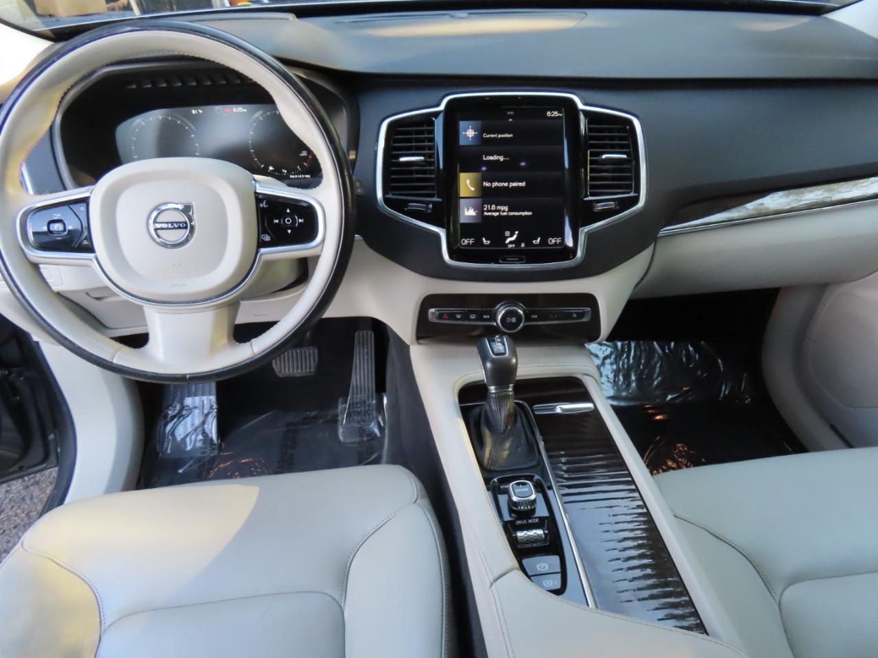 Volvo XC90 T6 AWD 7-Passenger Momentum 2017