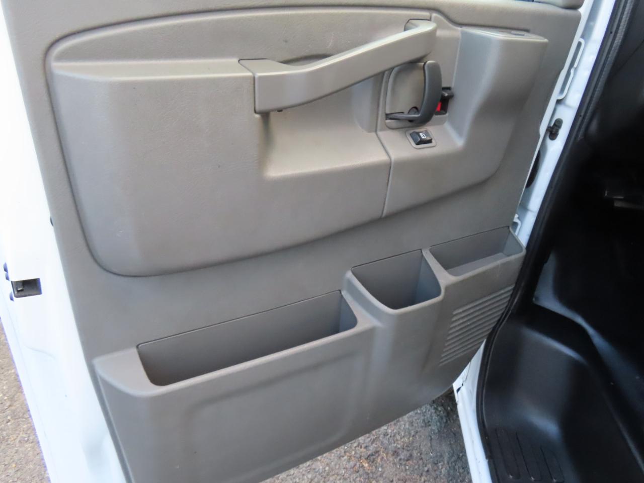 Chevrolet Express Commercial Cutaway 3500 Van 177" 2022