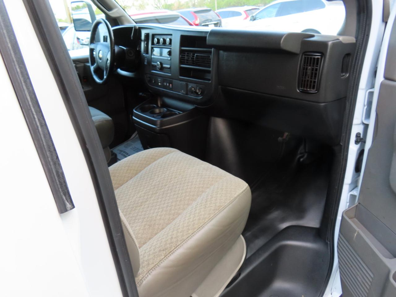 Chevrolet Express Commercial Cutaway 3500 Van 177" 2022