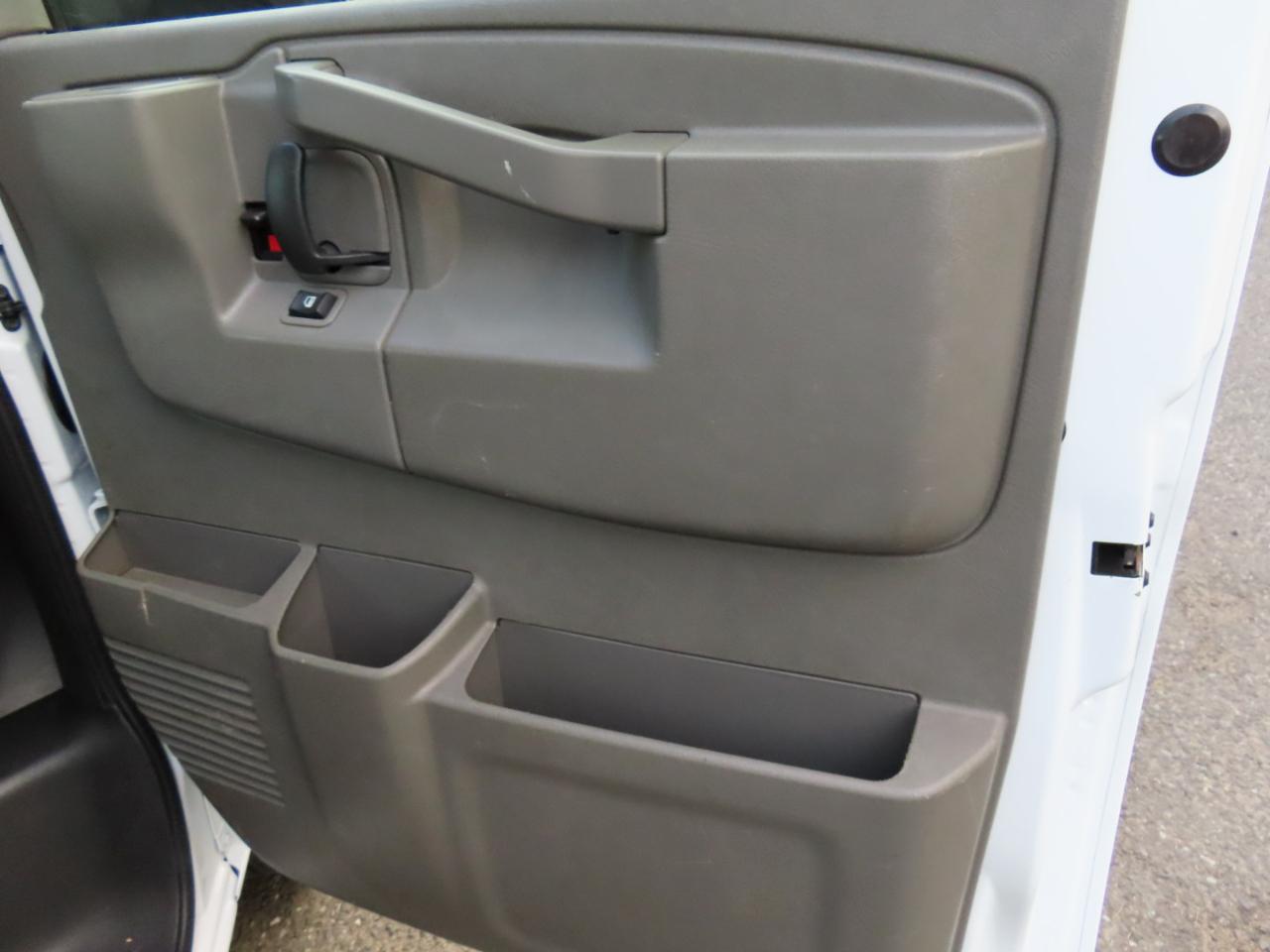 Chevrolet Express Commercial Cutaway 3500 Van 177" 2022