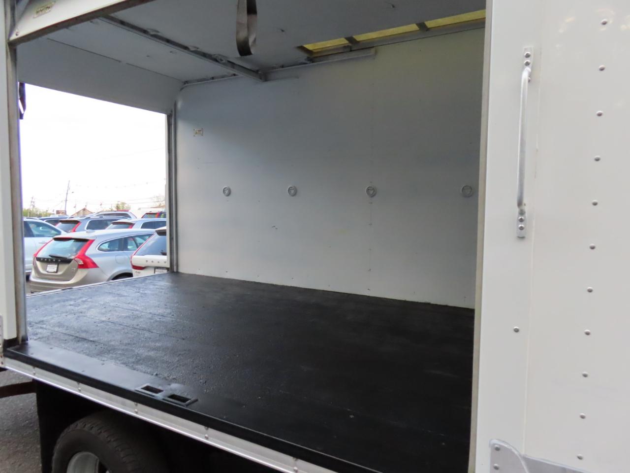 Chevrolet Express Commercial Cutaway 3500 Van 177" 2022