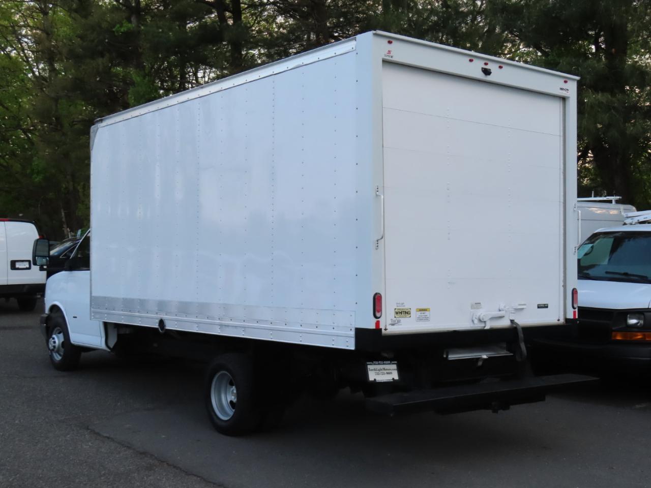 Chevrolet Express Commercial Cutaway 3500 Van 177" 2022