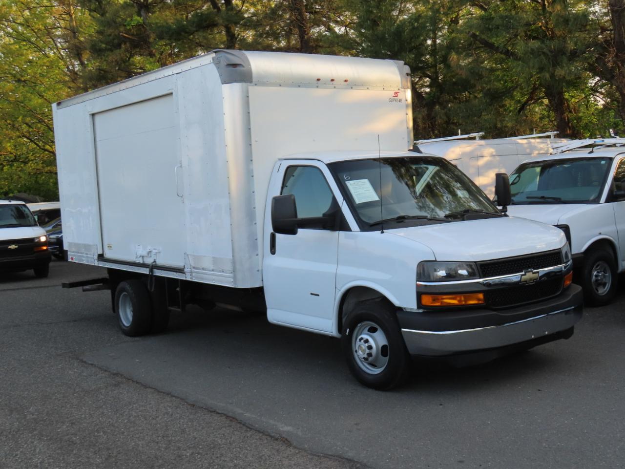 Chevrolet Express Commercial Cutaway 3500 Van 177" 2022