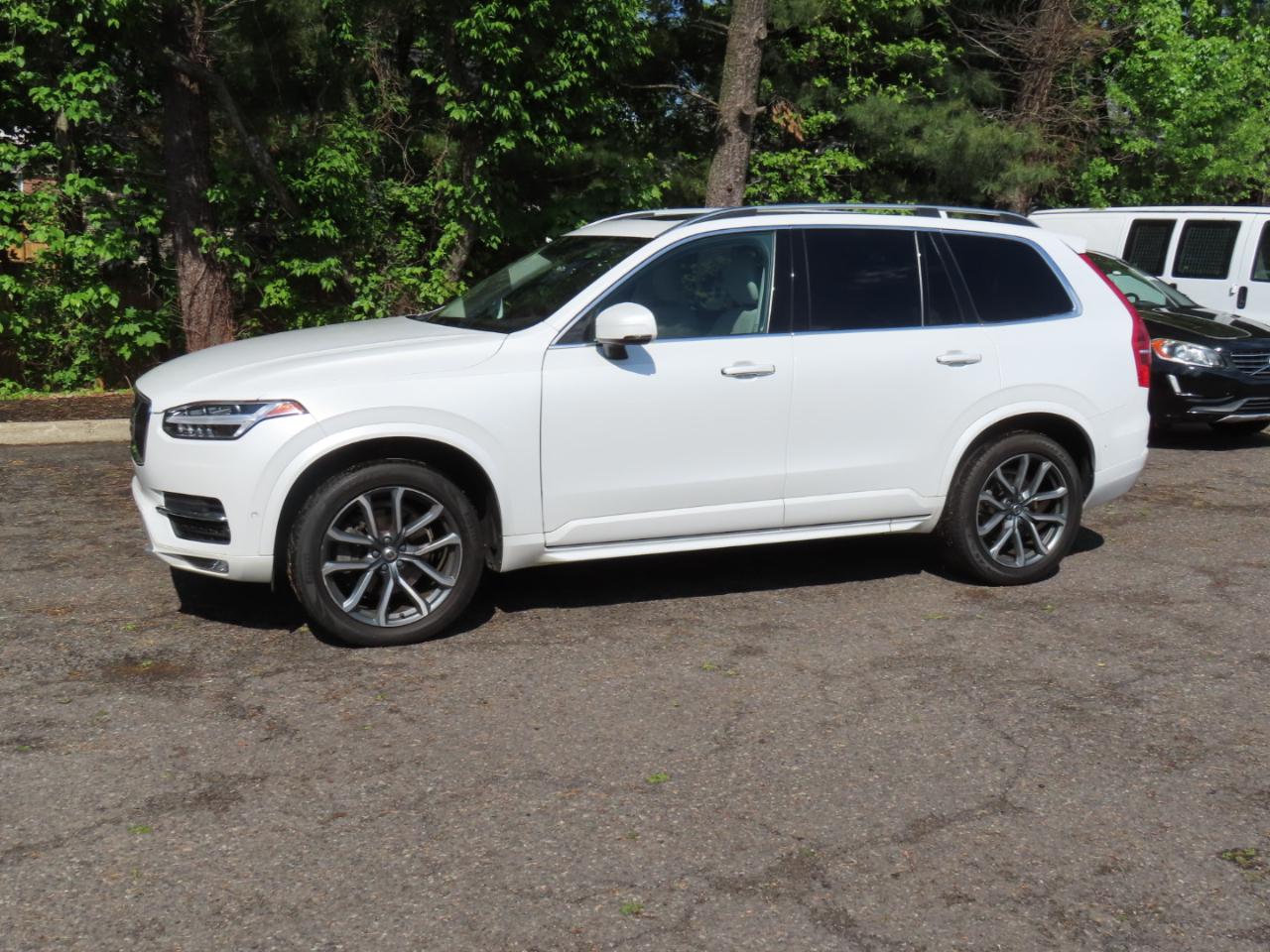 Volvo XC90 T6 AWD 7-Passenger Momentum 2018