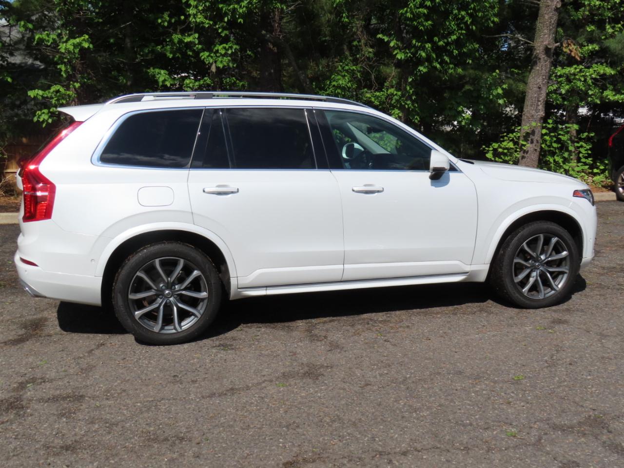 Volvo XC90 T6 AWD 7-Passenger Momentum 2018