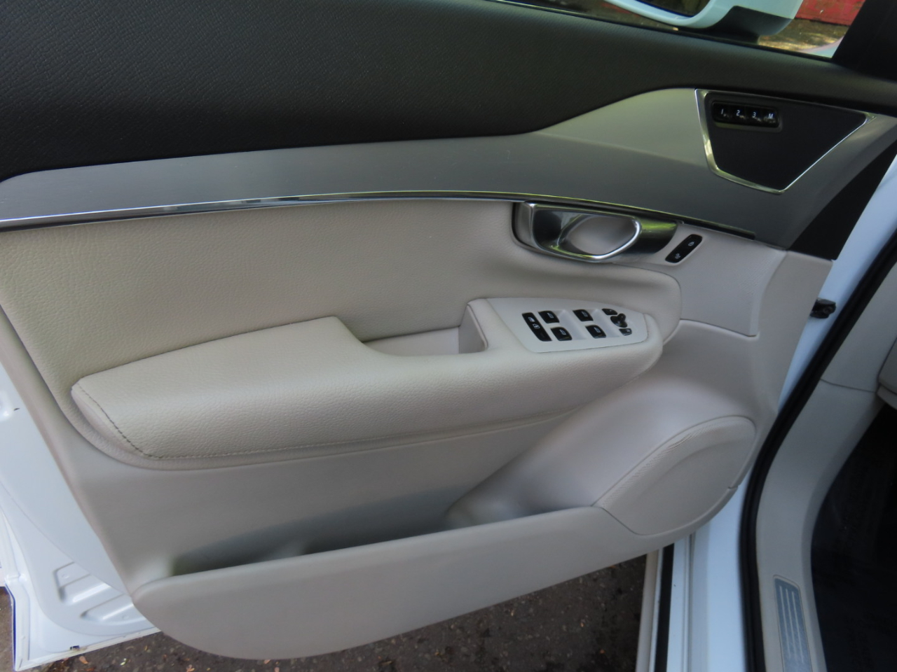 Volvo XC90 T6 AWD 7-Passenger Momentum 2018