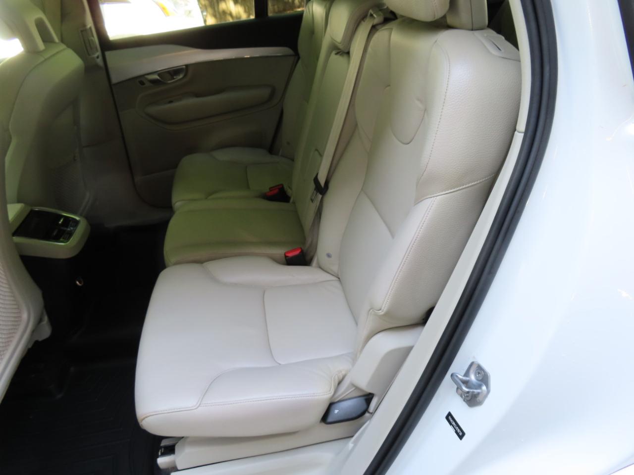 Volvo XC90 T6 AWD 7-Passenger Momentum 2018