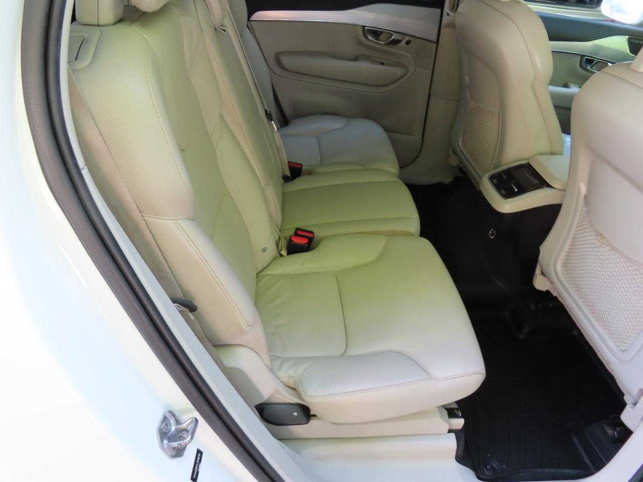 Volvo XC90 T6 AWD 7-Passenger Momentum 2018