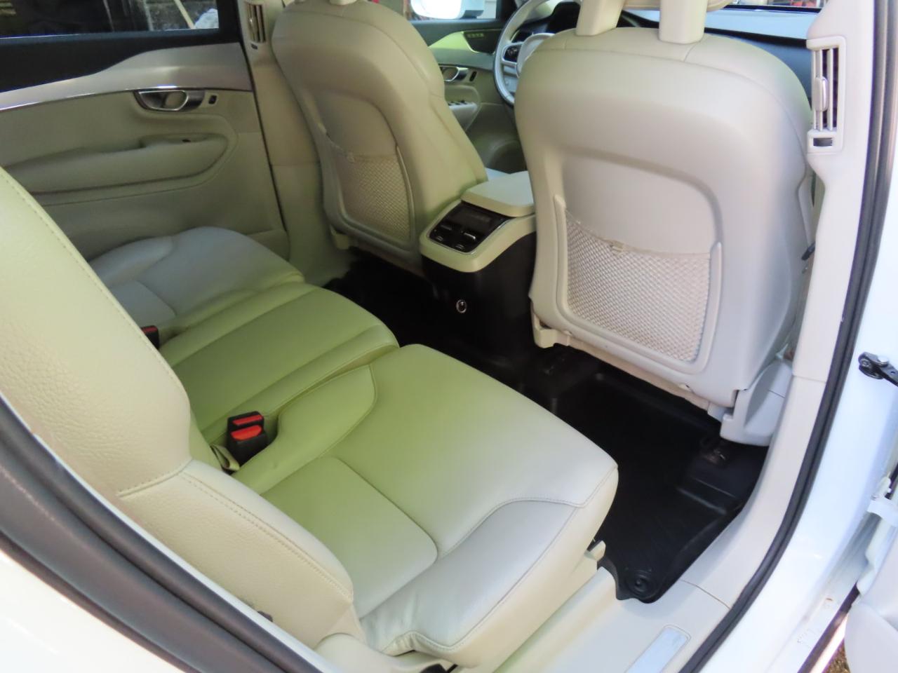 Volvo XC90 T6 AWD 7-Passenger Momentum 2018