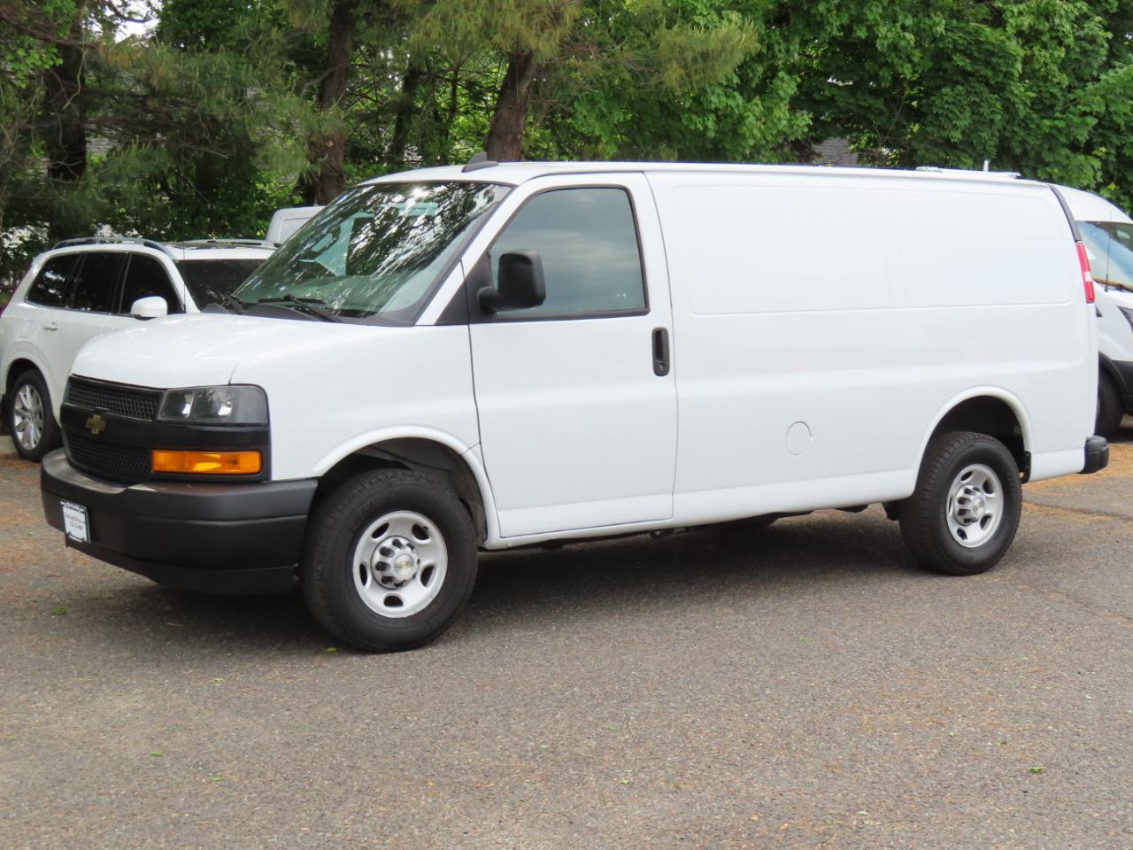 Chevrolet Express Cargo Van RWD 2500 135" 2022