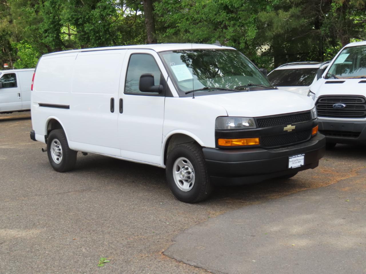 Chevrolet Express Cargo Van RWD 2500 135" 2022