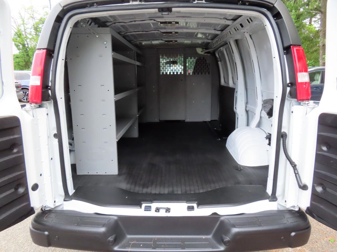 Chevrolet Express Cargo Van RWD 2500 135" 2022
