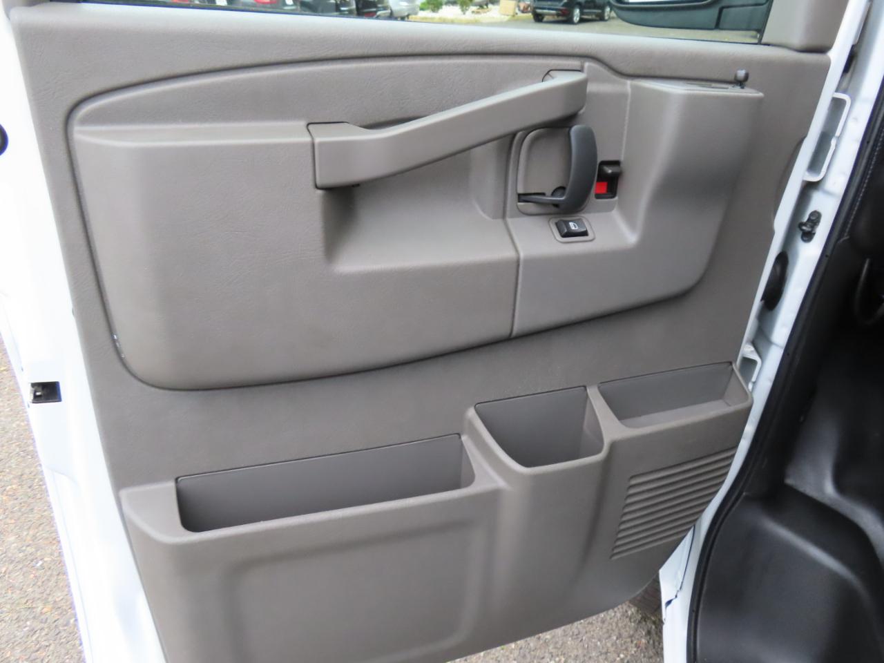 Chevrolet Express Cargo Van RWD 2500 135" 2022