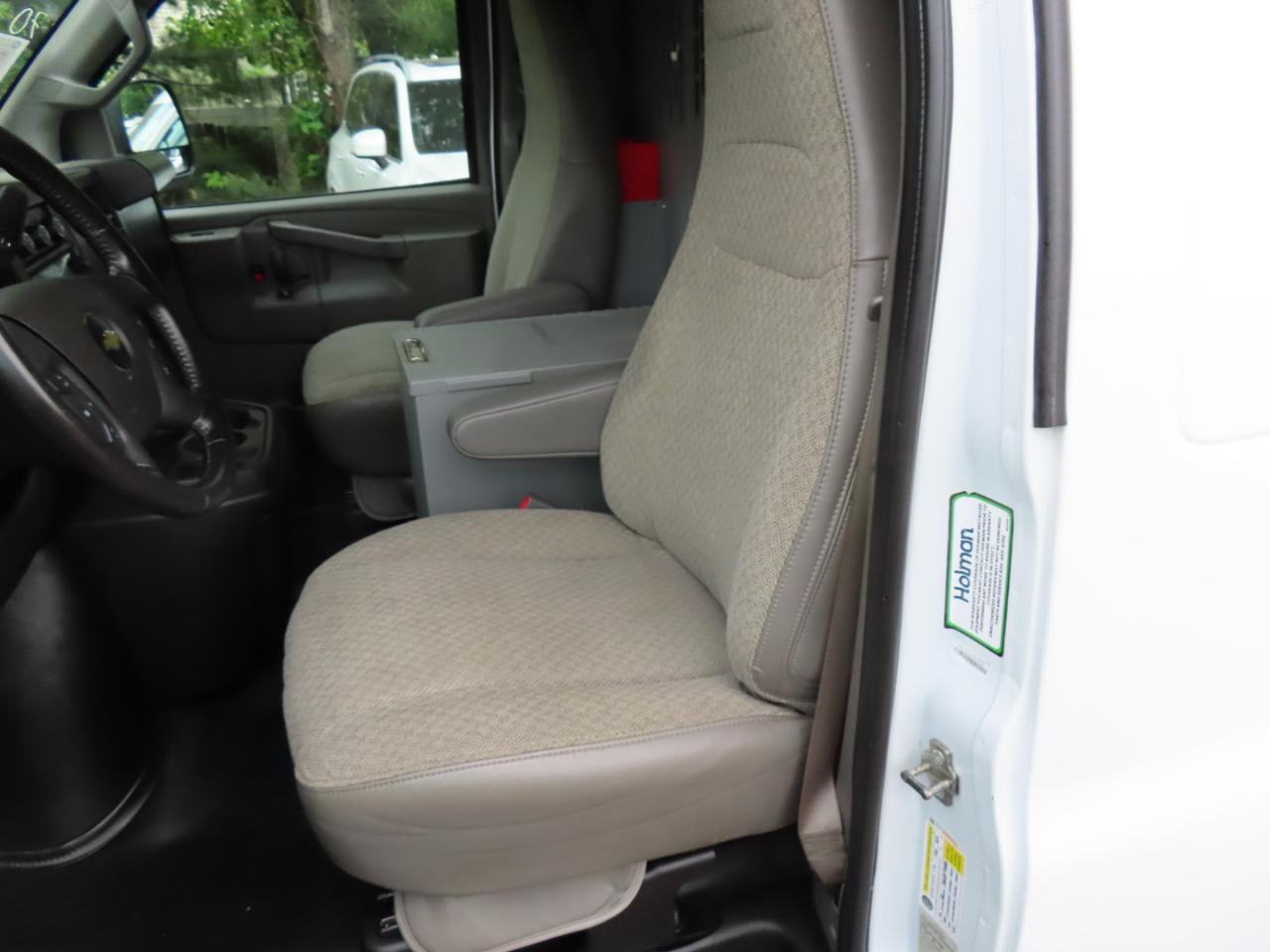 Chevrolet Express Cargo Van RWD 2500 135" 2022