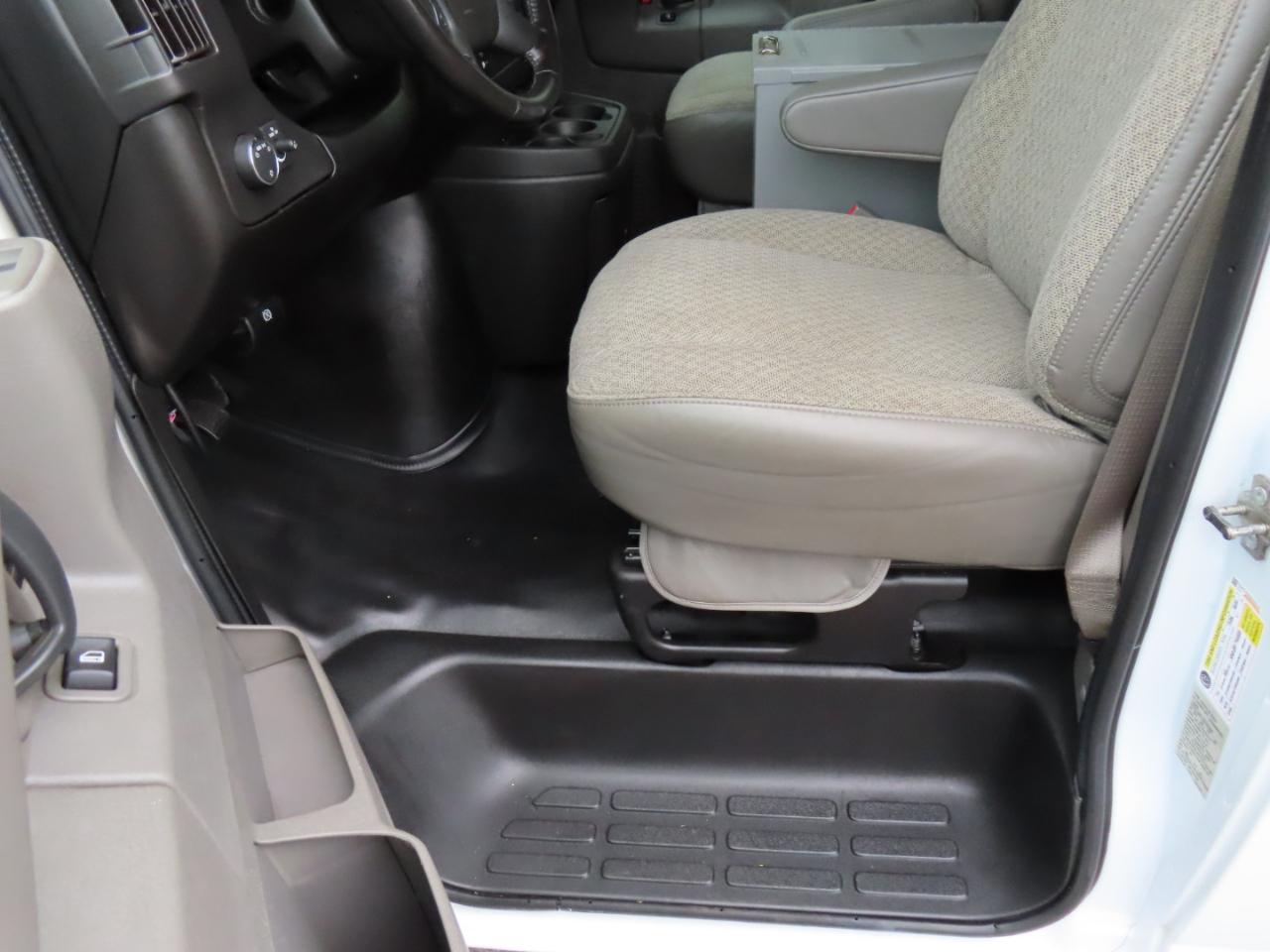Chevrolet Express Cargo Van RWD 2500 135" 2022