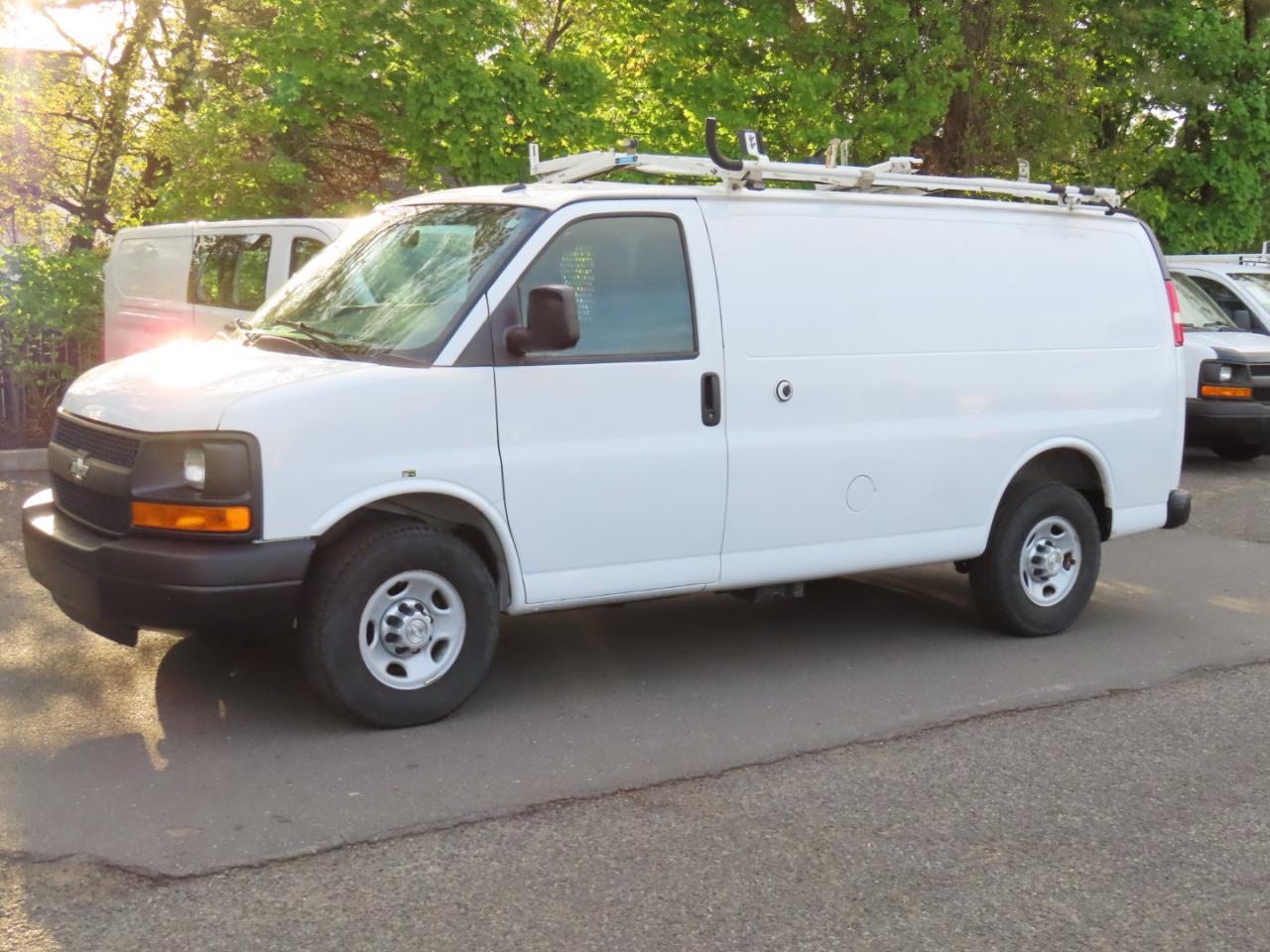Chevrolet Express Cargo Van RWD 2500 135" 2015