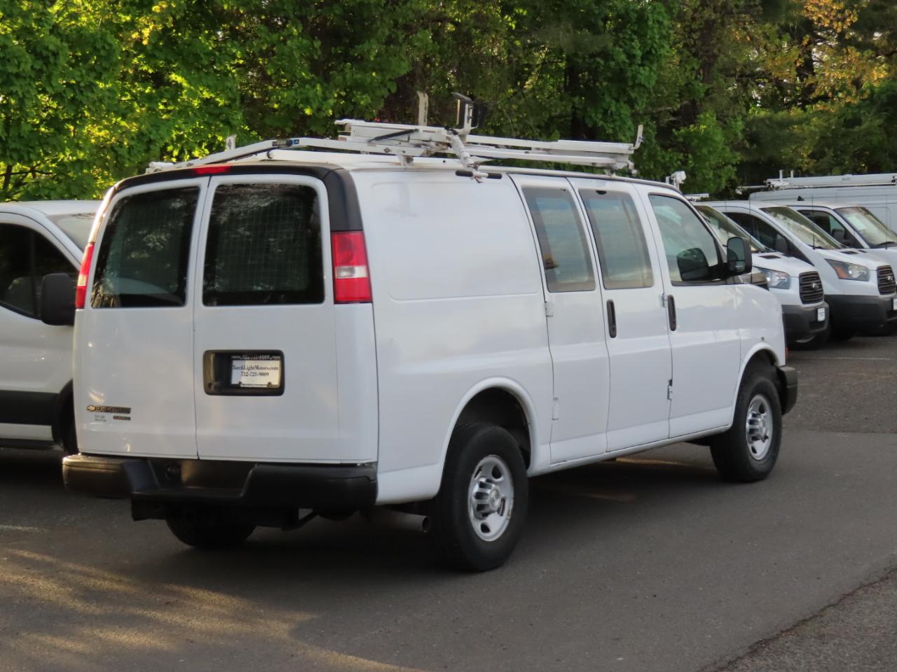 Chevrolet Express Cargo Van RWD 2500 135" 2015