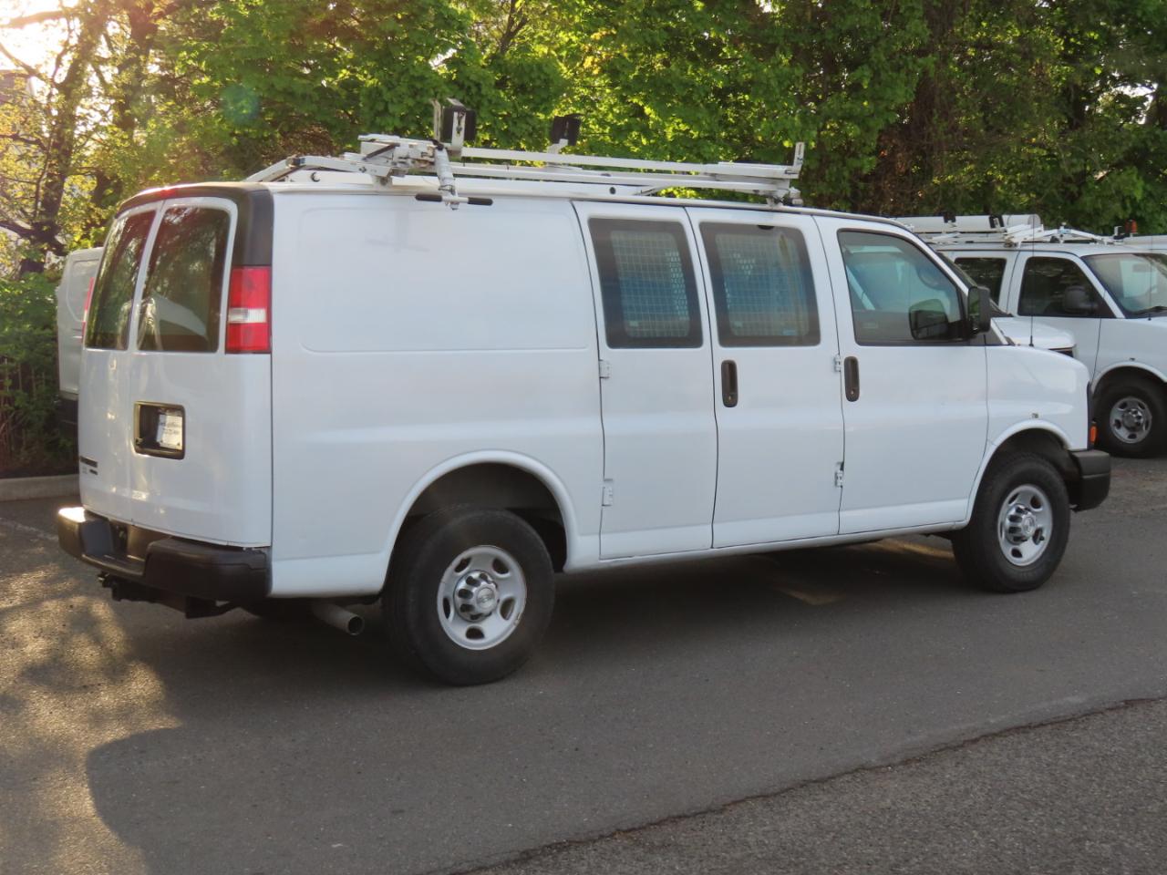 Chevrolet Express Cargo Van RWD 2500 135" 2015
