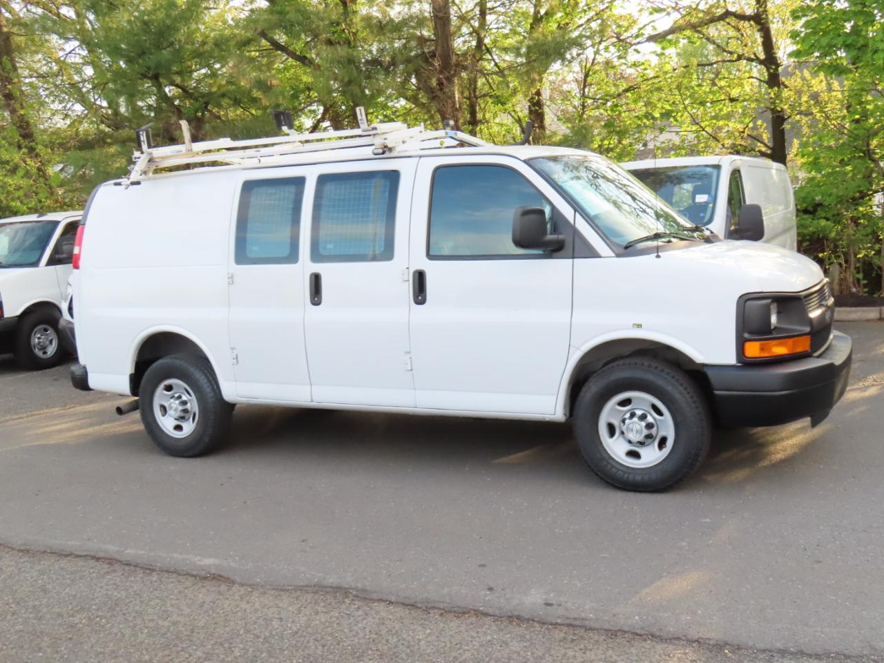 Chevrolet Express Cargo Van RWD 2500 135" 2015