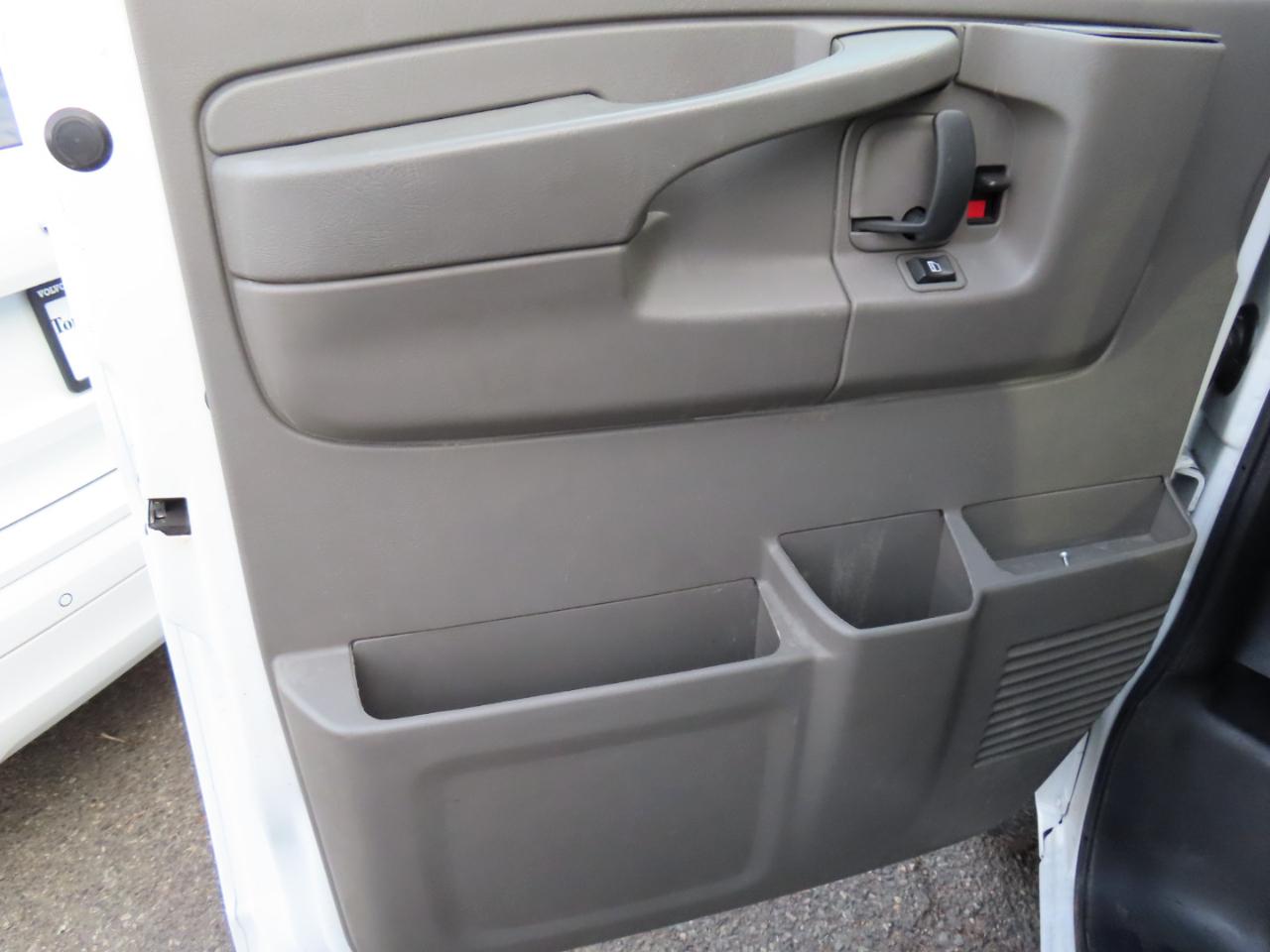 Chevrolet Express Cargo Van RWD 2500 135" 2015