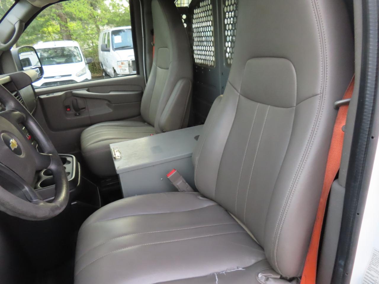 Chevrolet Express Cargo Van RWD 2500 135" 2015