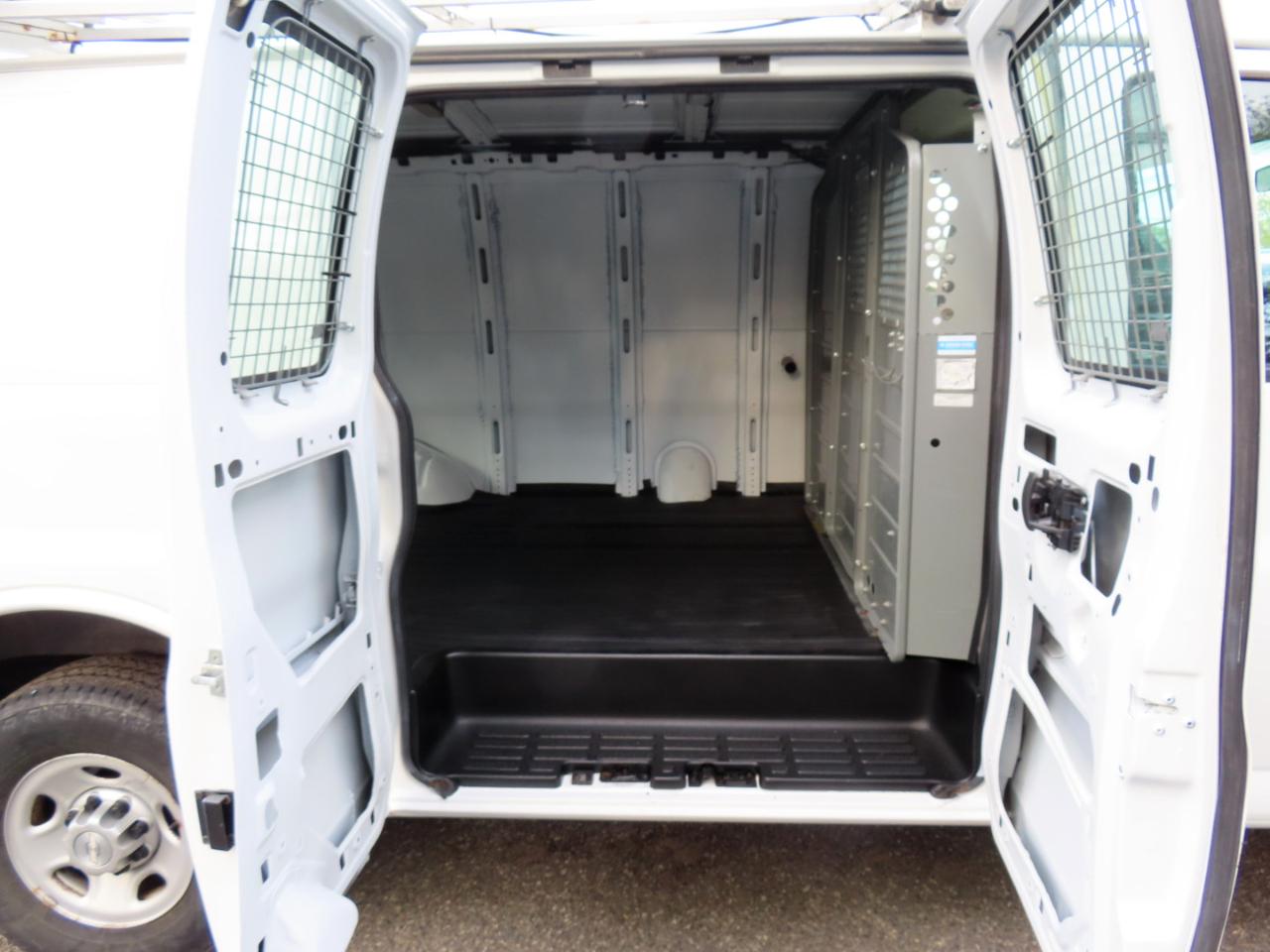 Chevrolet Express Cargo Van RWD 2500 135" 2015