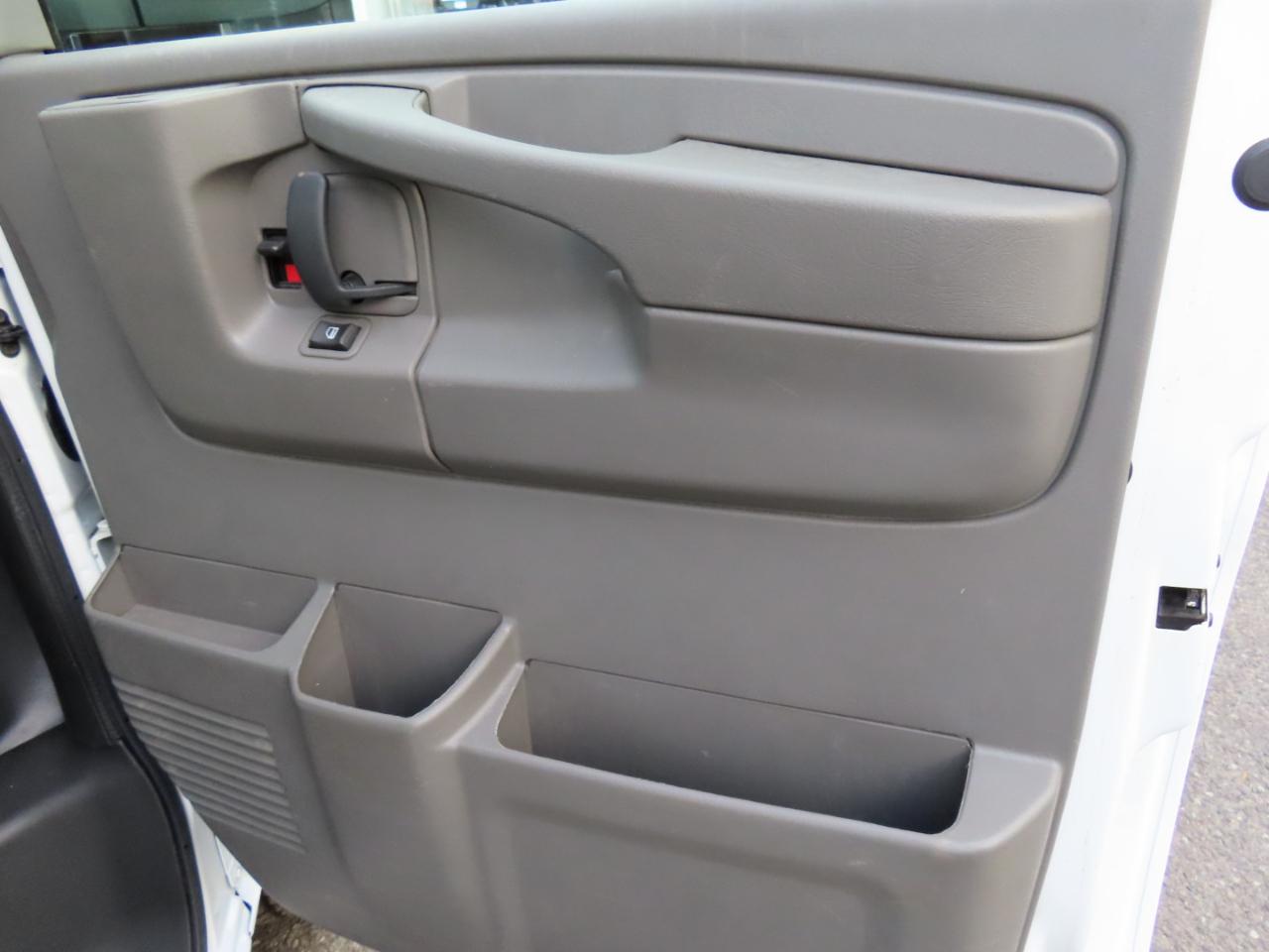 Chevrolet Express Cargo Van RWD 2500 135" 2015