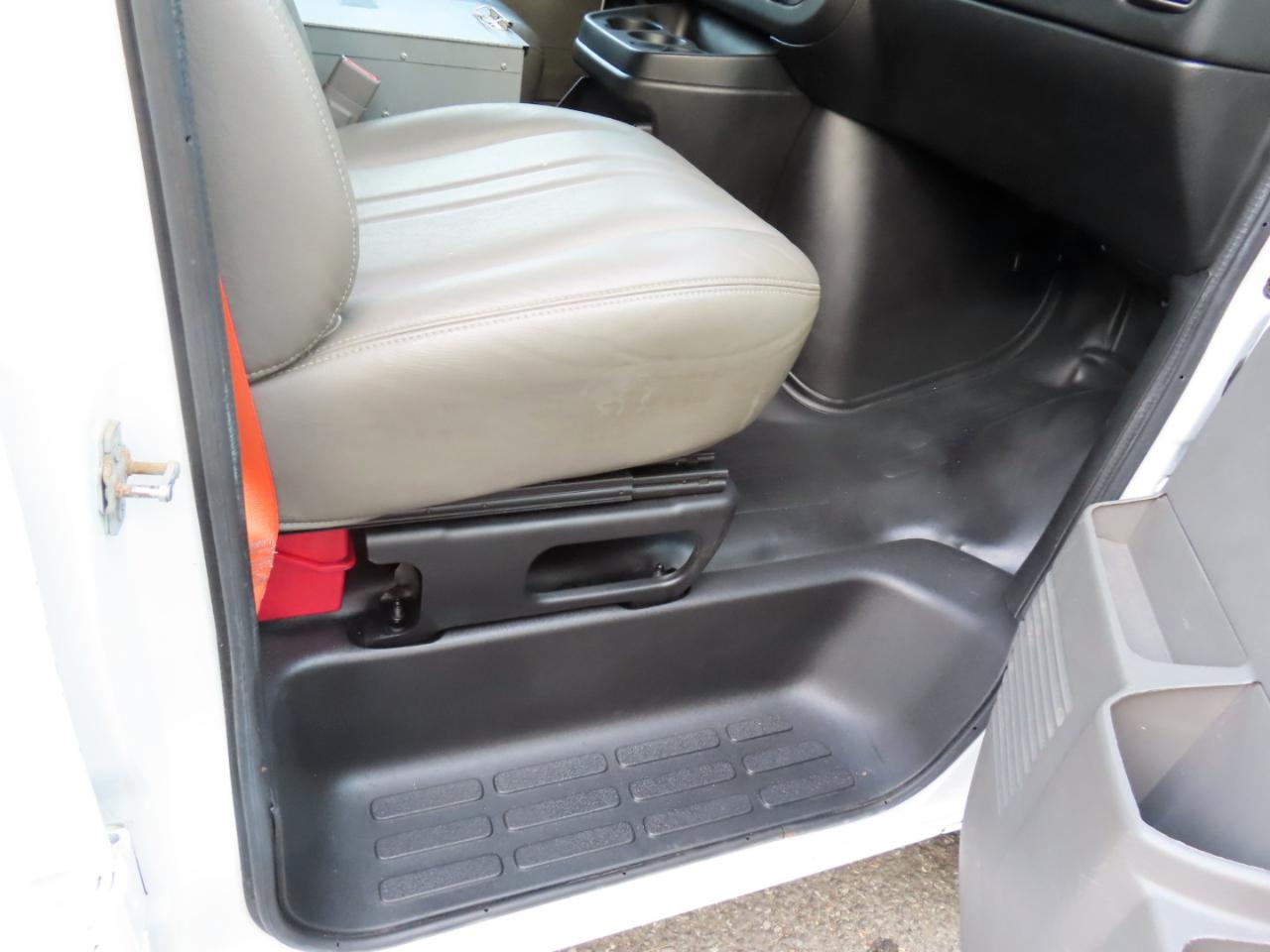 Chevrolet Express Cargo Van RWD 2500 135" 2015