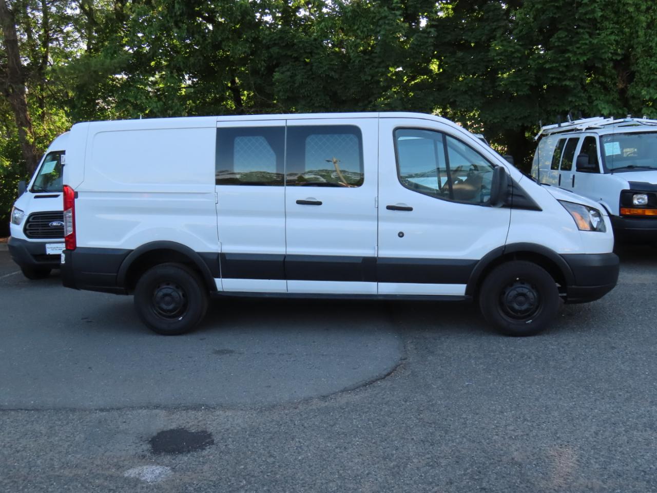 Ford Transit Van T-250 130" Low Rf 9000 GVWR Swing-Out RH Dr 2019