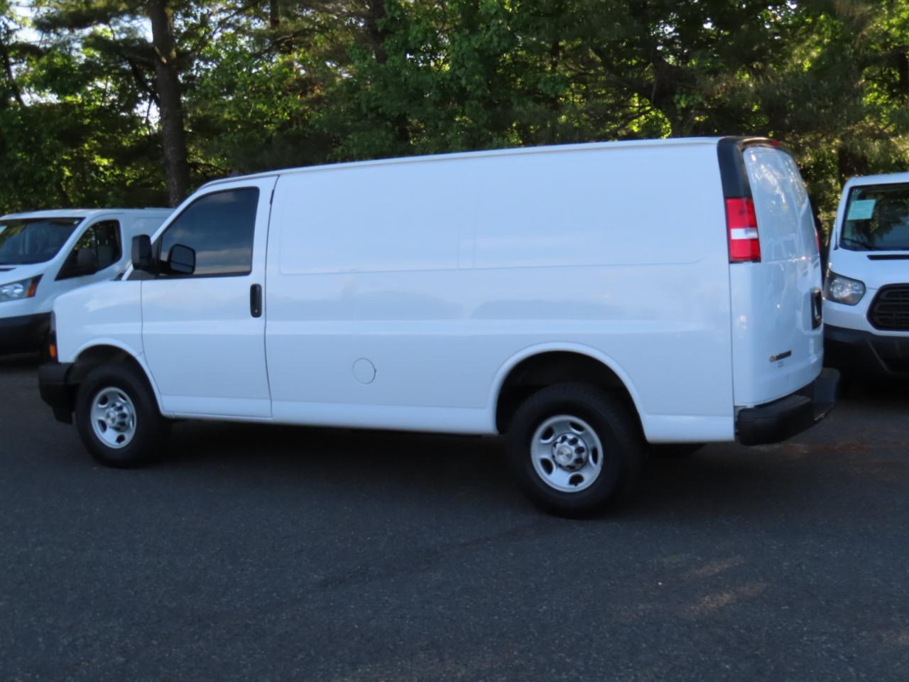 Chevrolet Express Cargo Van RWD 2500 135" 2020