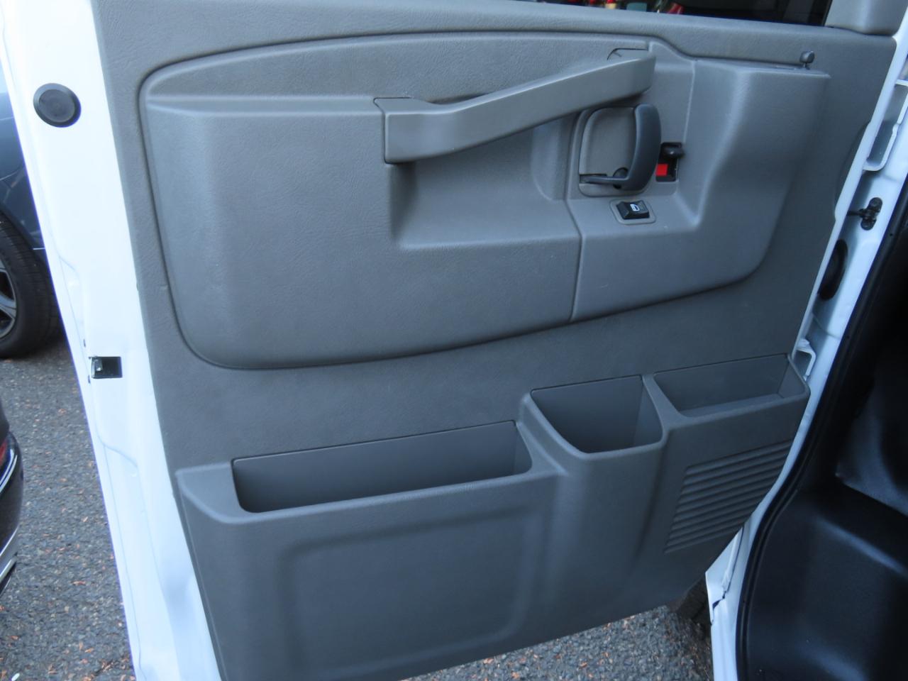 Chevrolet Express Cargo Van RWD 2500 135" 2020