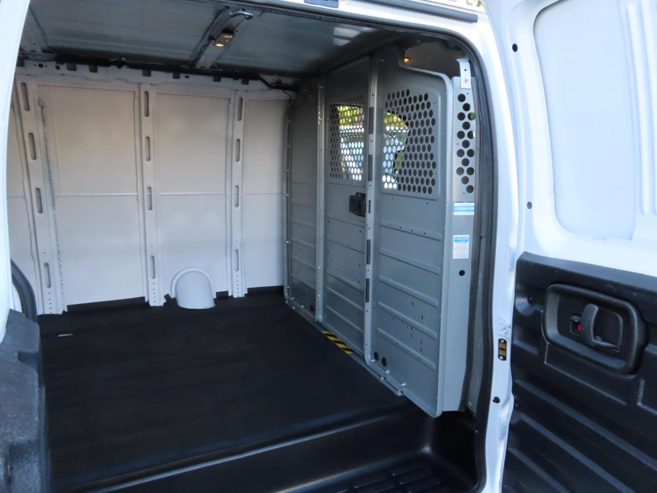 Chevrolet Express Cargo Van RWD 2500 135" 2020