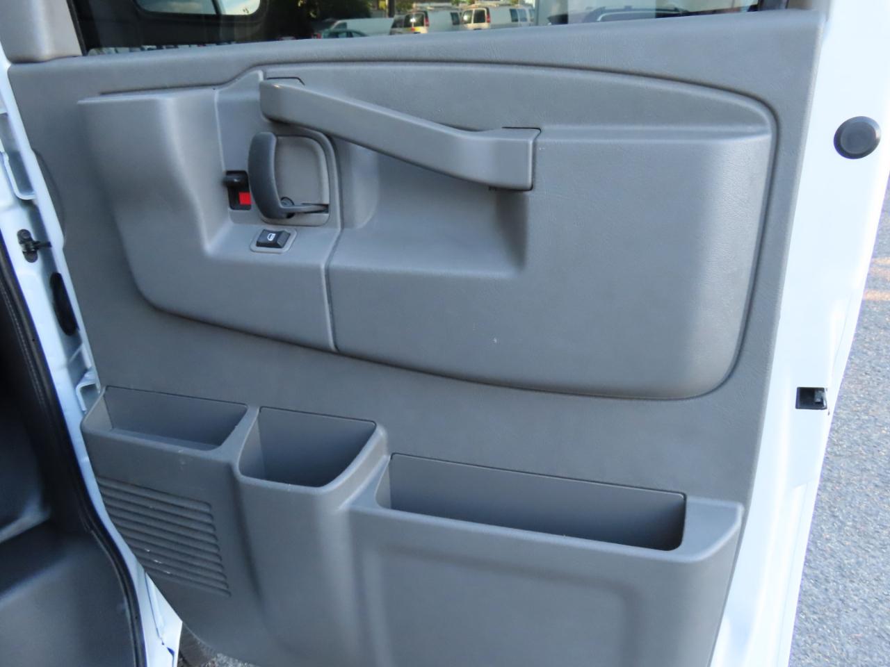 Chevrolet Express Cargo Van RWD 2500 135" 2020