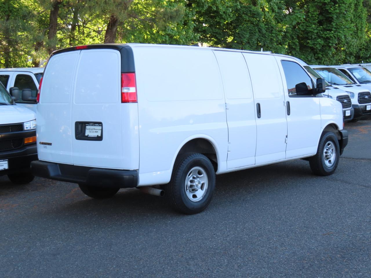 Chevrolet Express Cargo Van RWD 2500 135" 2020