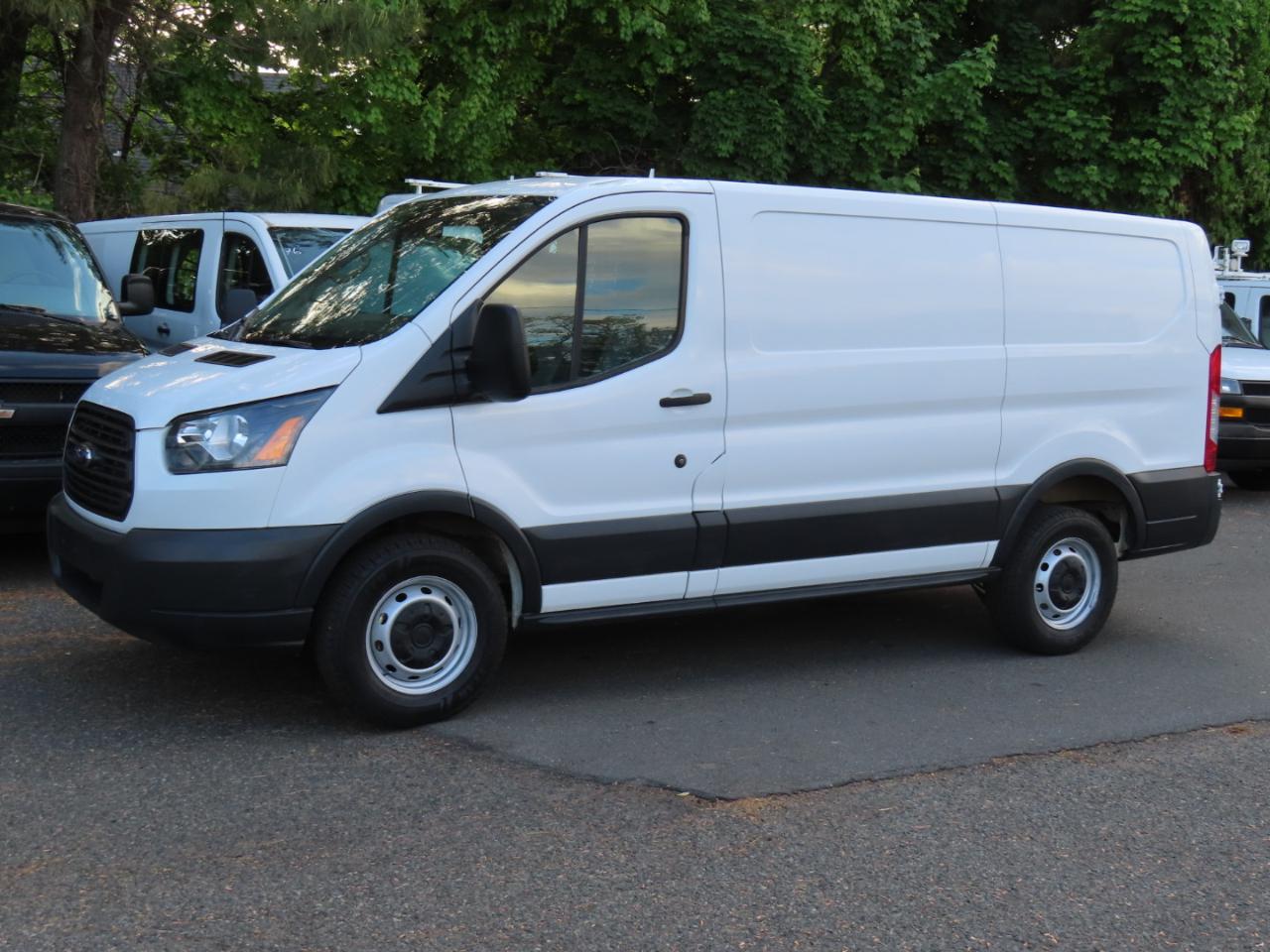 Ford Transit Van T-250 130" Low Rf 9000 GVWR Swing-Out RH Dr 2018