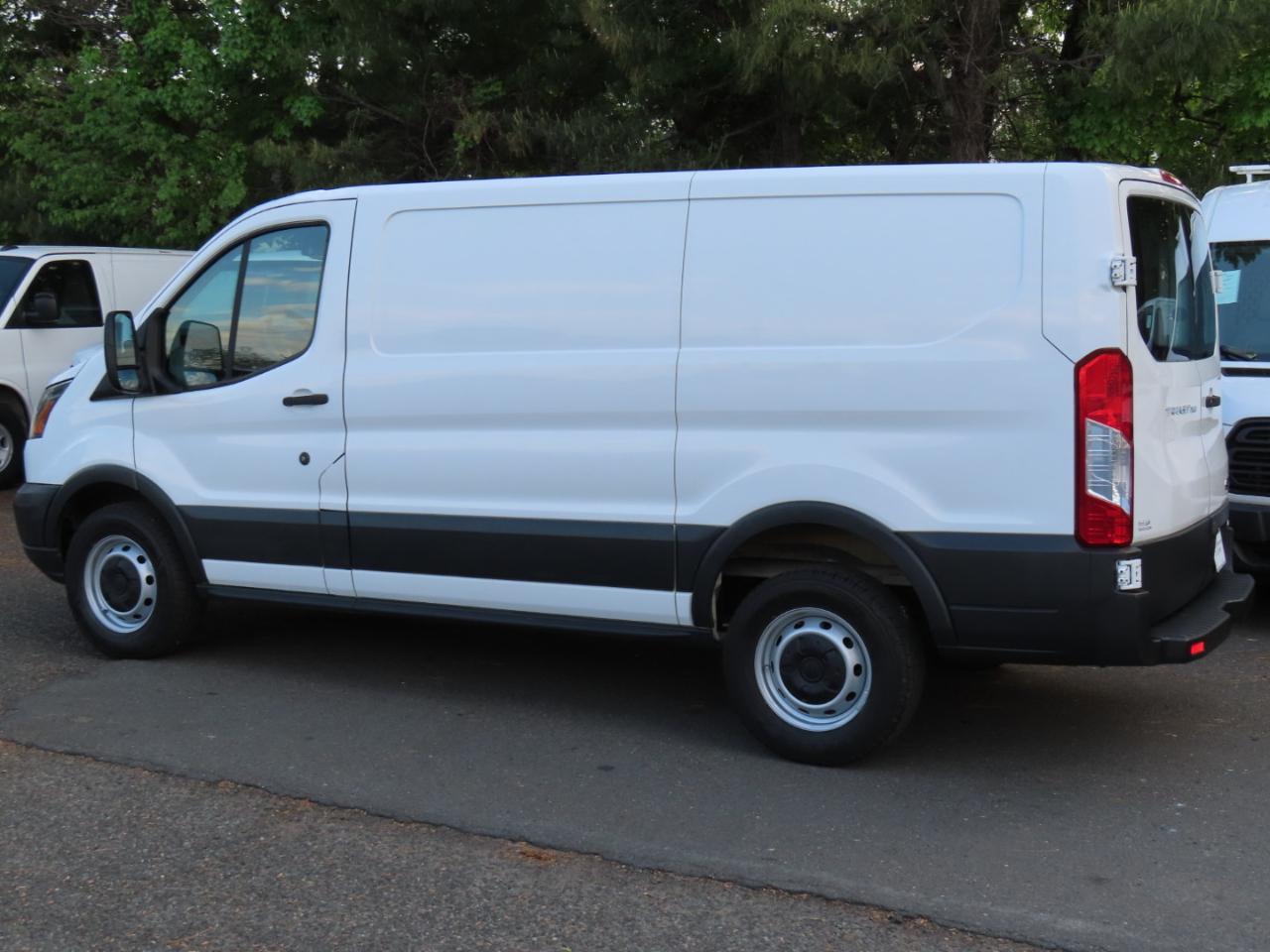 Ford Transit Van T-250 130" Low Rf 9000 GVWR Swing-Out RH Dr 2018