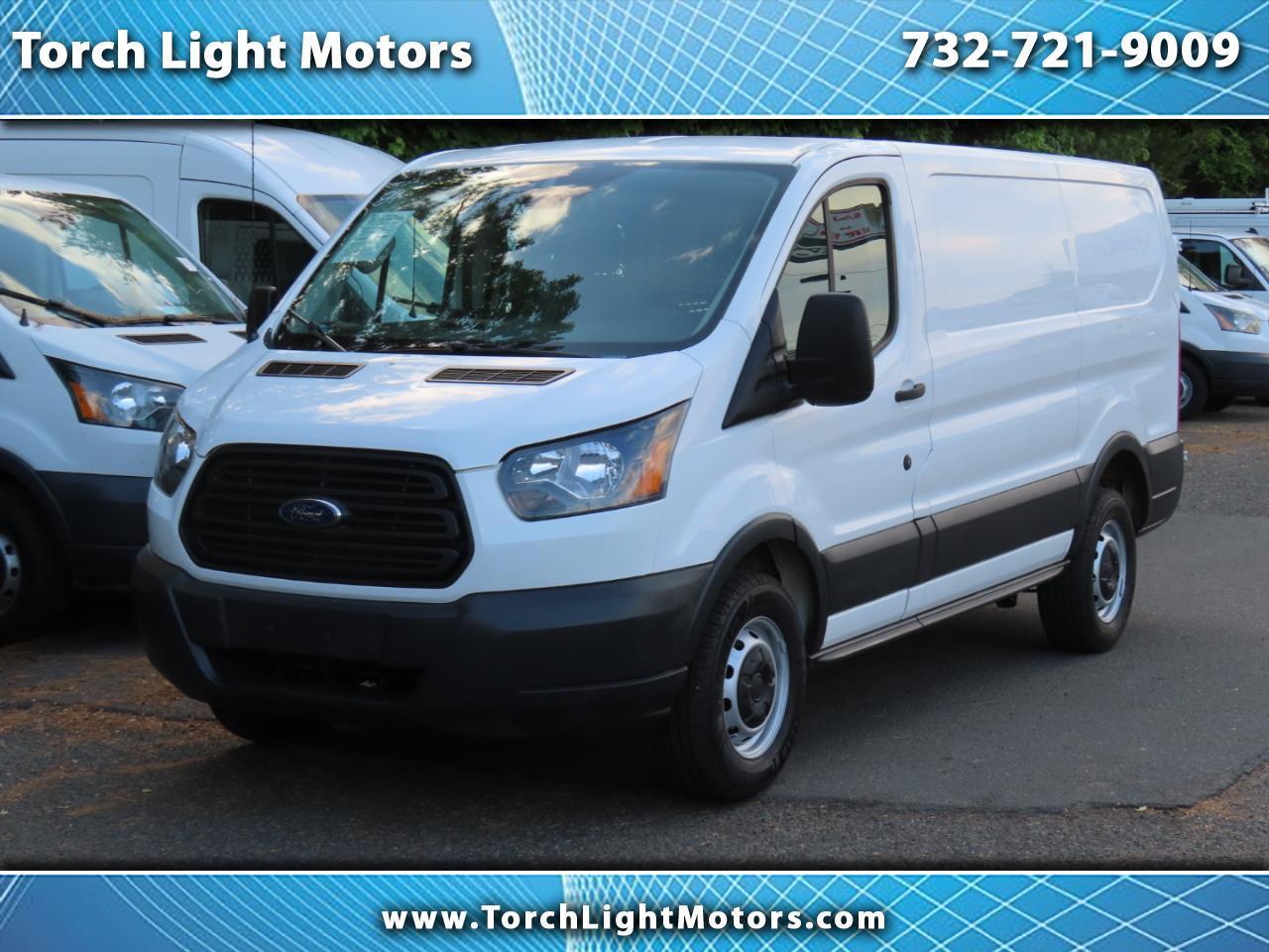 Ford Transit Van T-250 130" Low Rf 9000 GVWR Swing-Out RH Dr 2018