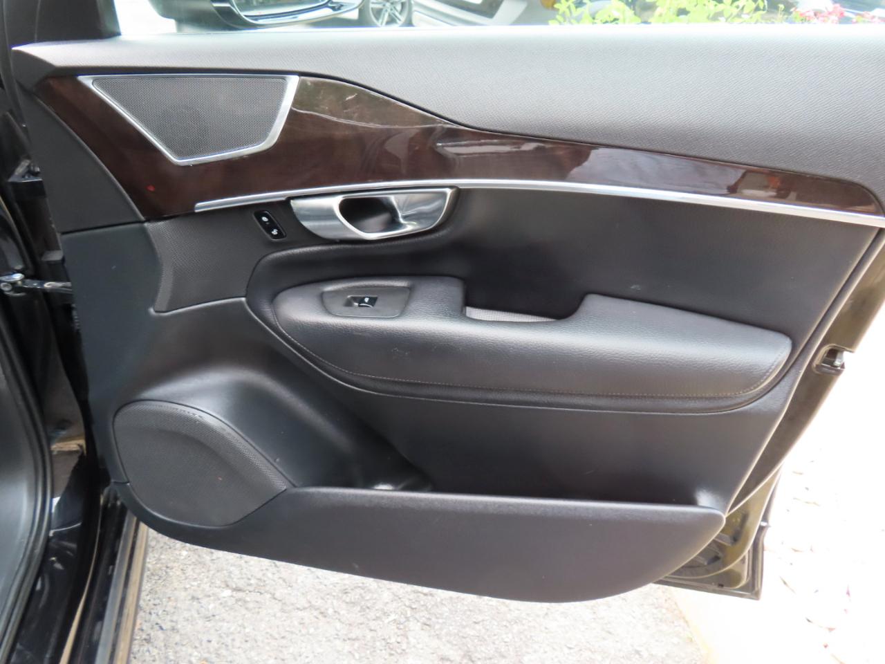 Volvo XC90 T6 AWD Momentum 2019