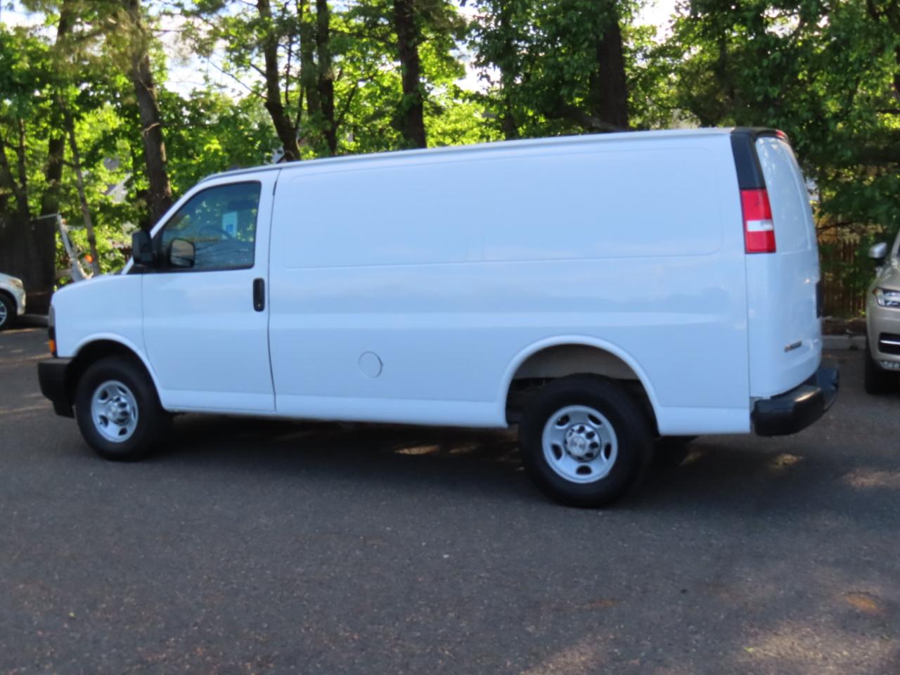 Chevrolet Express Cargo Van RWD 3500 135" 2018