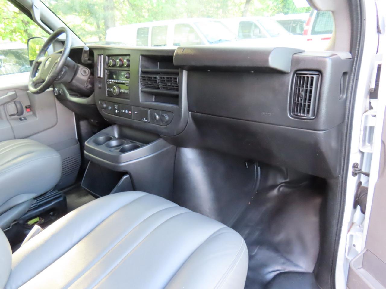Chevrolet Express Cargo Van RWD 3500 135" 2018