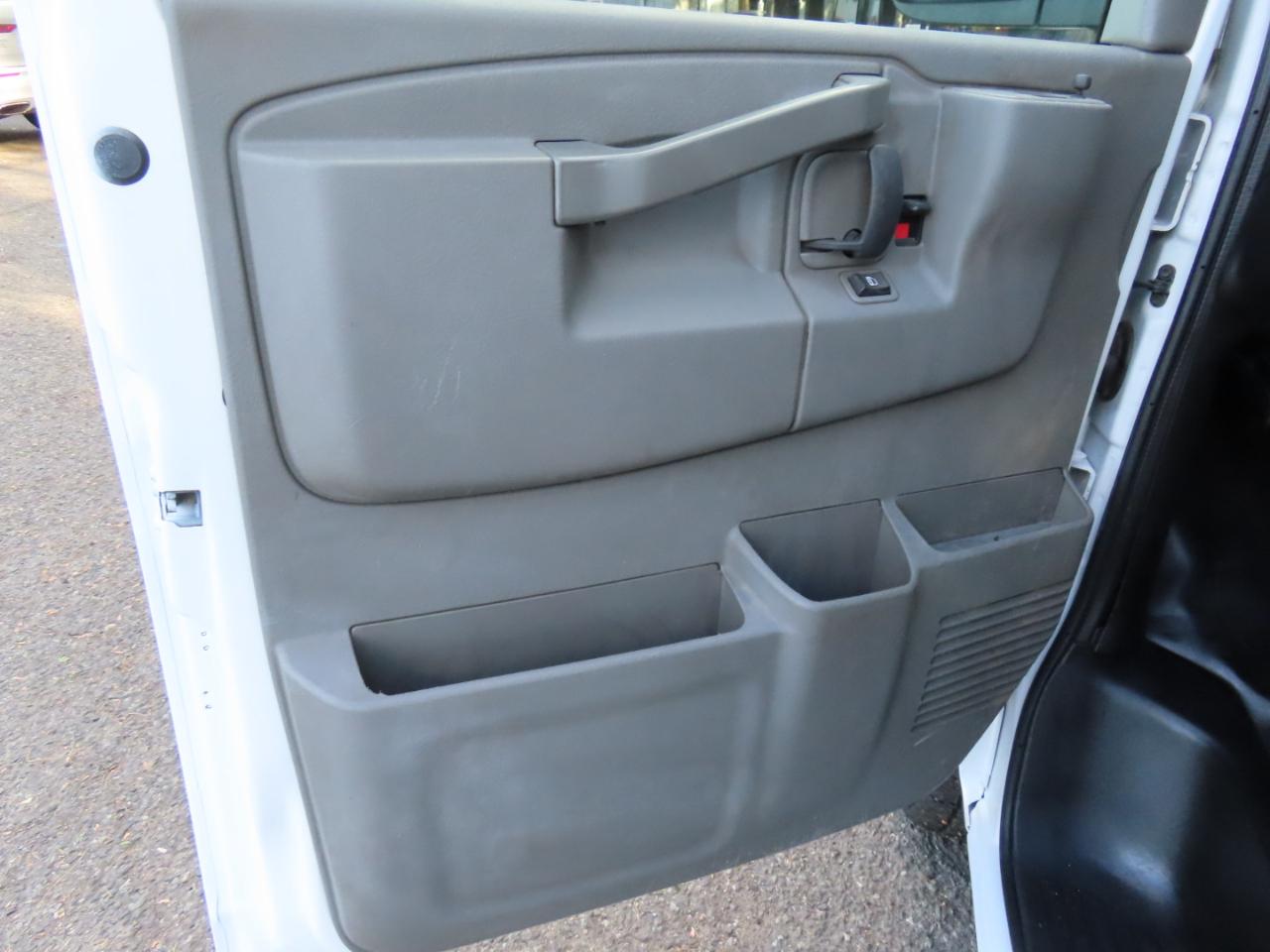 Chevrolet Express Cargo Van RWD 3500 135" 2018