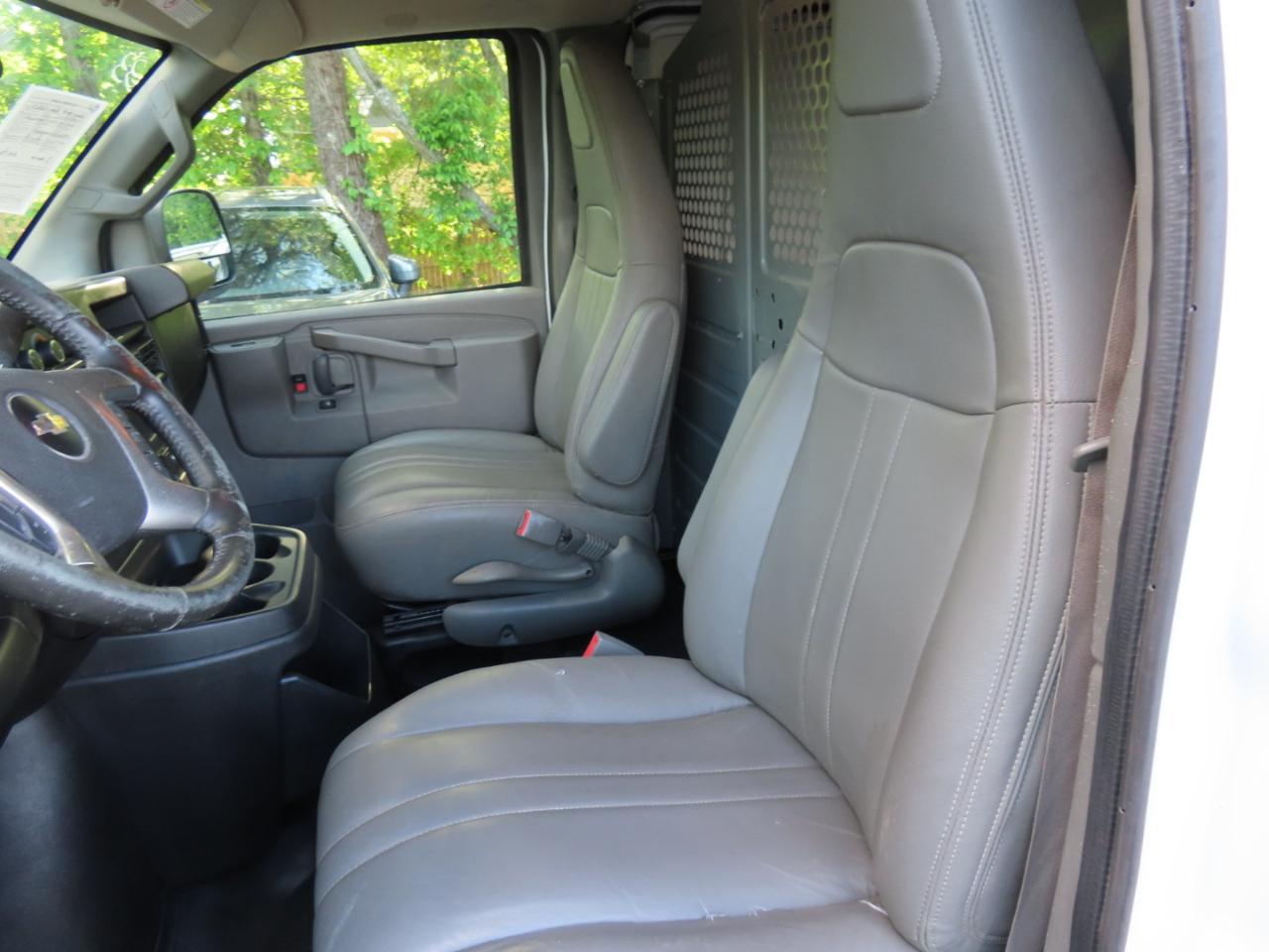 Chevrolet Express Cargo Van RWD 3500 135" 2018