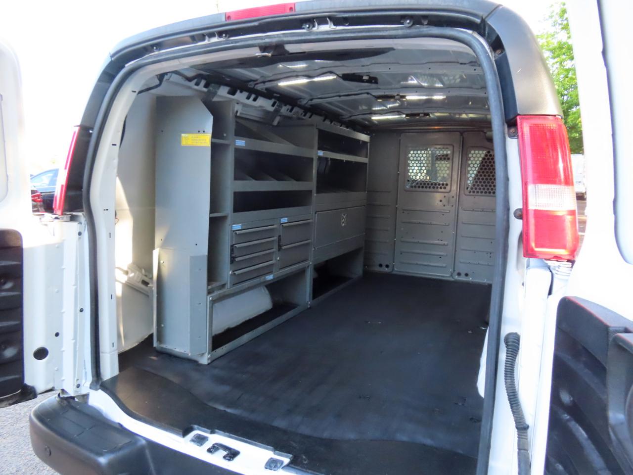 Chevrolet Express Cargo Van RWD 3500 135" 2018